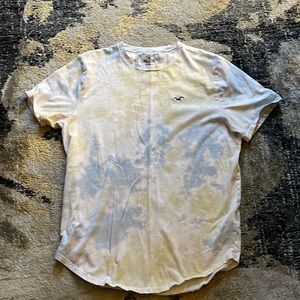 Hollister curved hem tee
